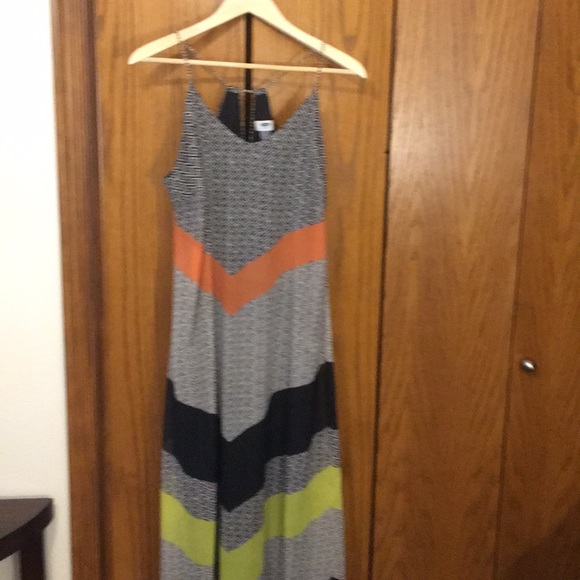 🛑SOLD ON printed maxi dress - Picture 2 of 4